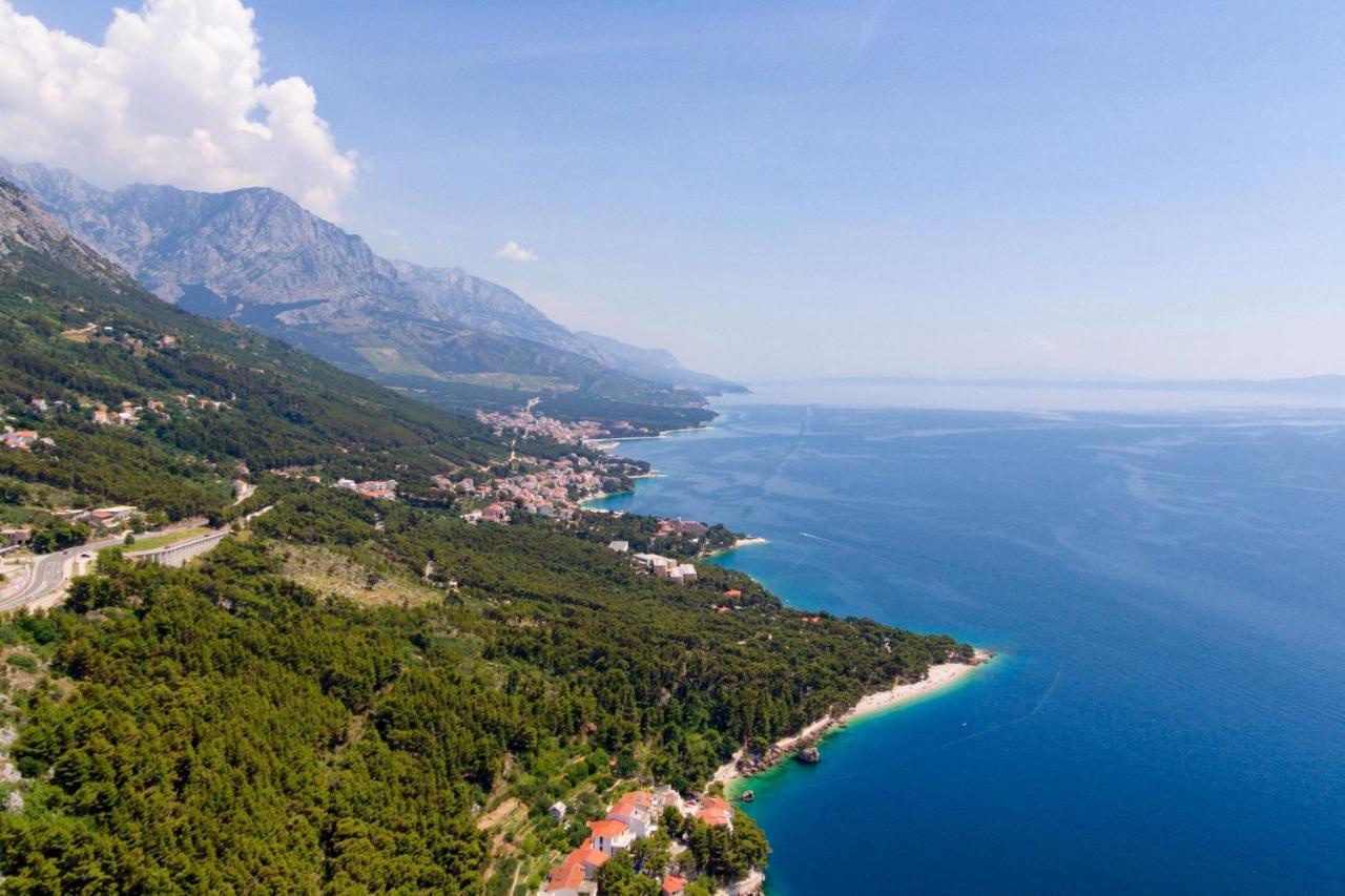 Apartments And Rooms With Parking Space Brela, Makarska - 6895 Εξωτερικό φωτογραφία