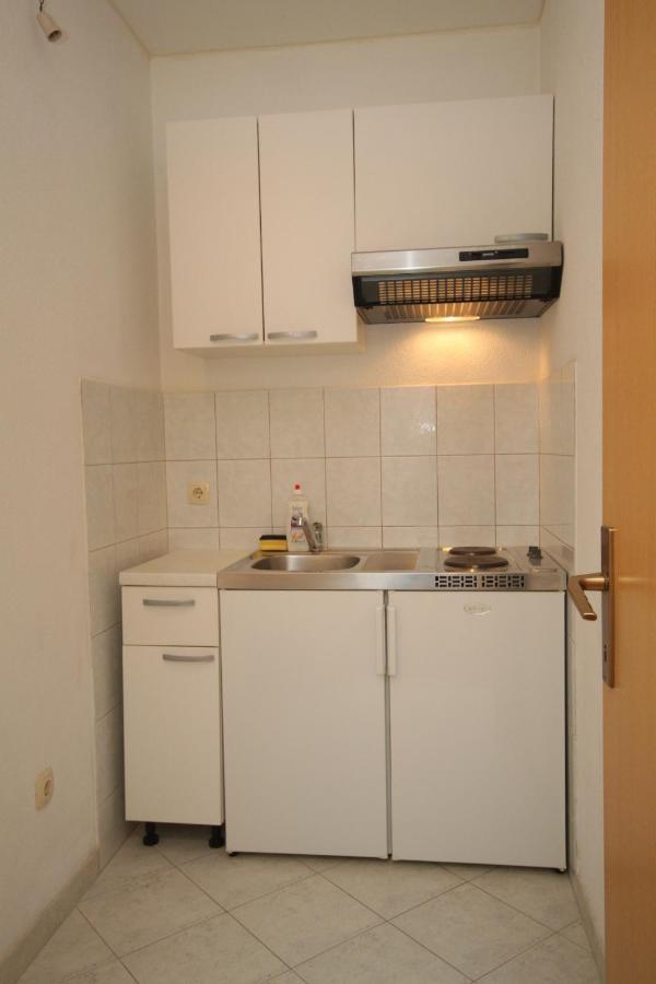 Apartments And Rooms With Parking Space Brela, Makarska - 6895 Εξωτερικό φωτογραφία